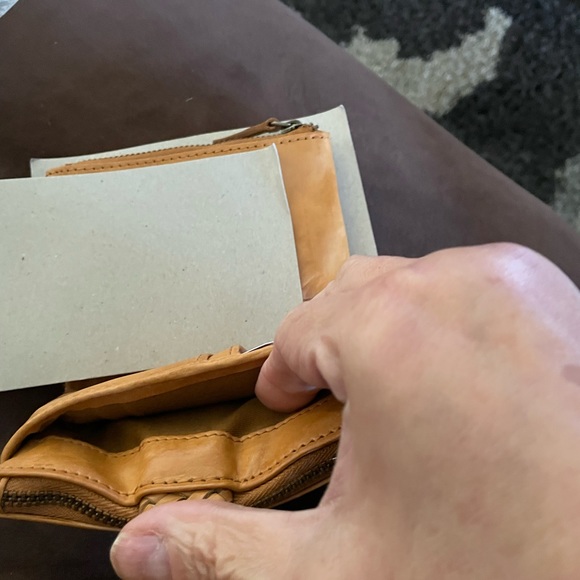 Tan Leather Trifold Wallet NWT 5 X 4 - Picture 8 of 16